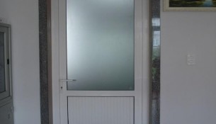 THI CÔNG LẮP ĐẶT CỬA NHÔM 1 CÁNH - BÁO GIÁ CỤ THỂ